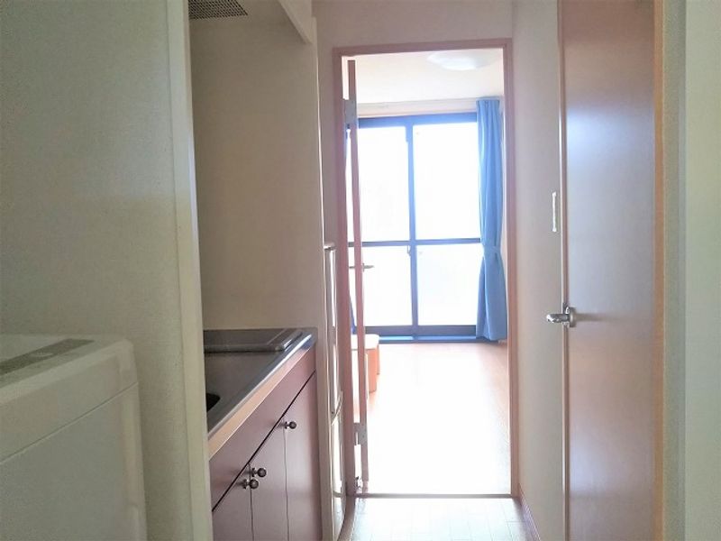 レオパレスリョーヒーナ 玄関