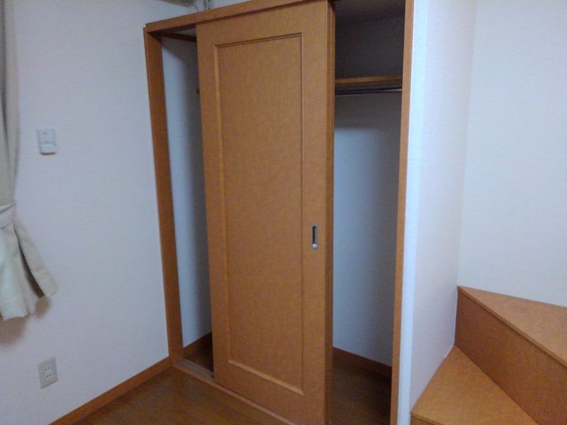 レオパレスブラン 収納