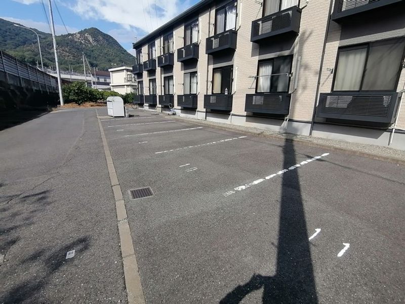 レオパレス尾道西 駐車場