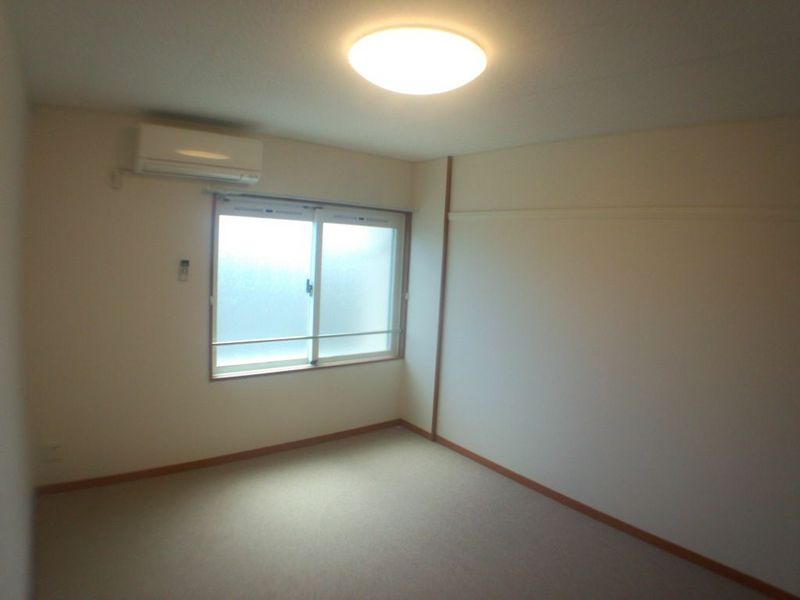 レオパレスしま 居間