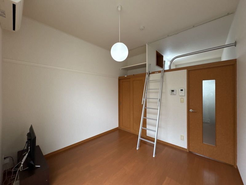 レオパレスフリーデ 居間