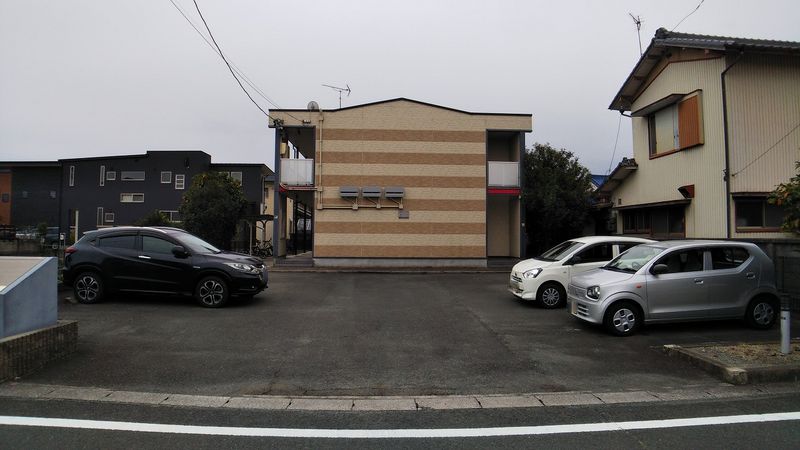 レオパレス秋豊 駐車場