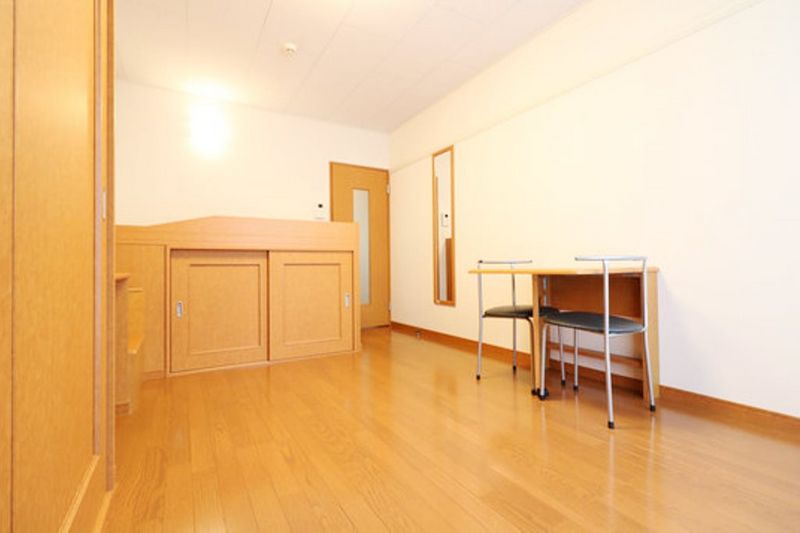レオパレス白山荘 居間