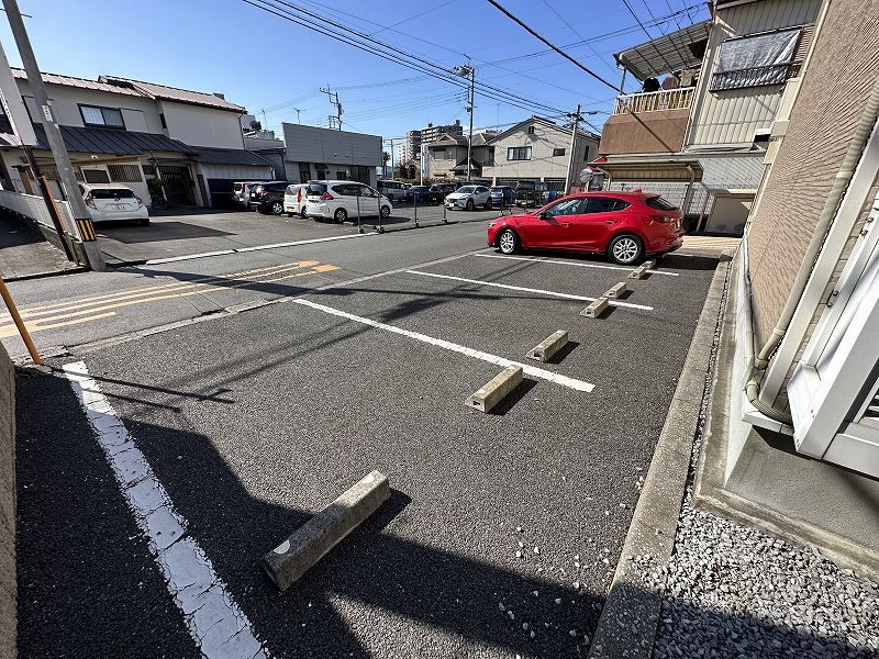 レオパレススカイヒルズ 駐車場