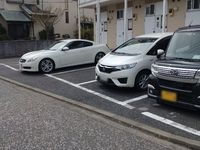 レオパレスサングレース飯島 駐車場