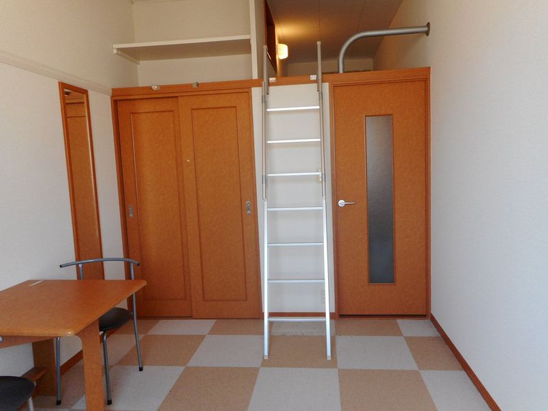 レオパレスＴＫテリー 居間