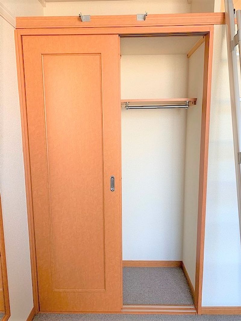 レオパレスパティオ仁川 収納