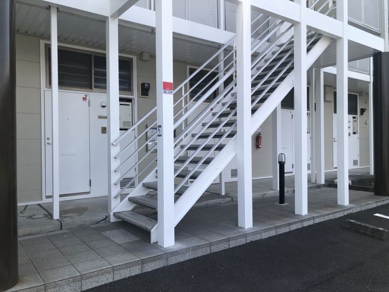 レオパレスエスタ エントランス