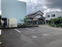 レオパレスポムール 駐車場
