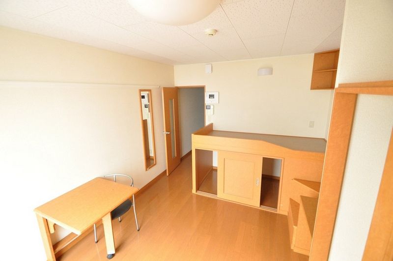 レオパレスコンフォート砺波 居間