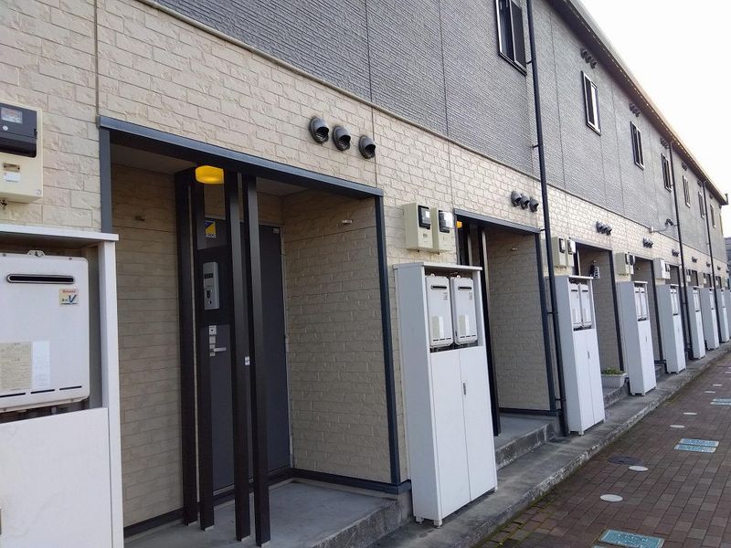 レオパレスシュトラール エントランス