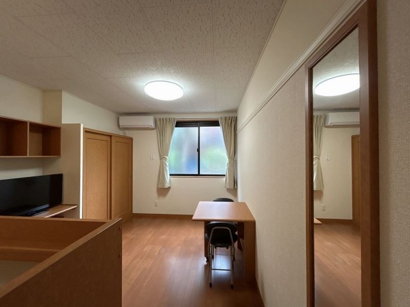 レオパレス西羽貫 居間