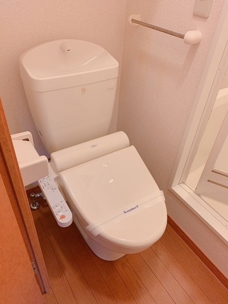 レオパレスウグイス トイレ