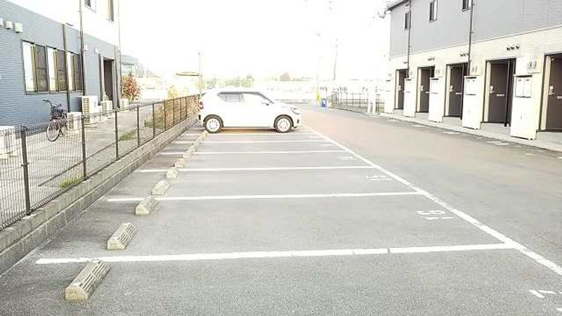 レオパレスＳ　Ｋ　Ｔ 駐車場