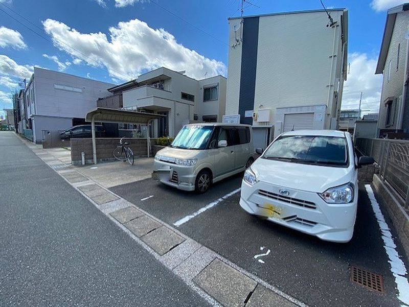 LEONEXT Shukuran Bãi đỗ xe