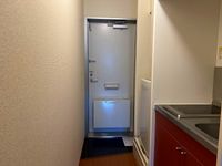 レオパレスピュアタウン 玄関