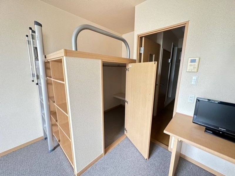 レオパレスルーナ 収納