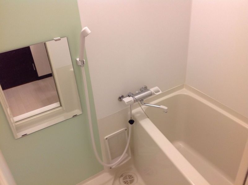 LEONEXT Airy Bathroom