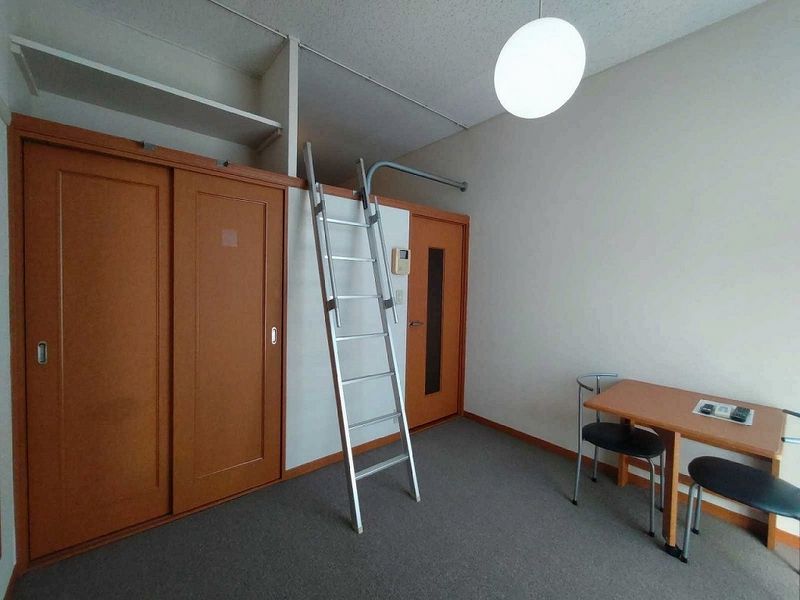 leopalace West Side Shirayama 客厅