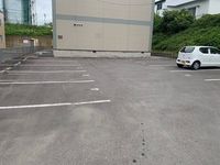 レオパレスエクレール 駐車場