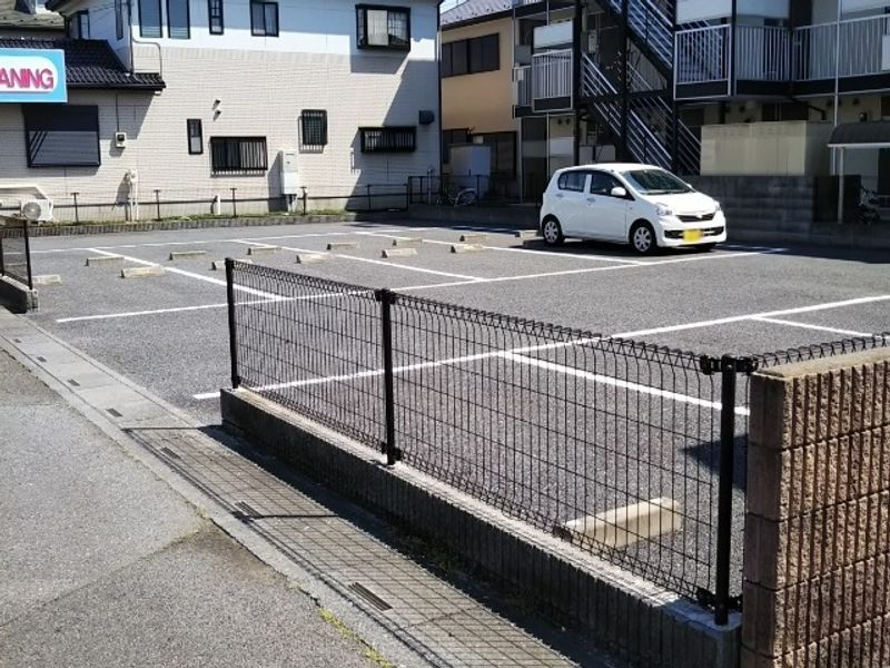 レオパレスパークハイツ　Ａ 駐車場