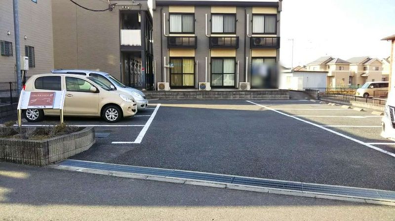 レオパレス霞ヶ関第二 駐車場