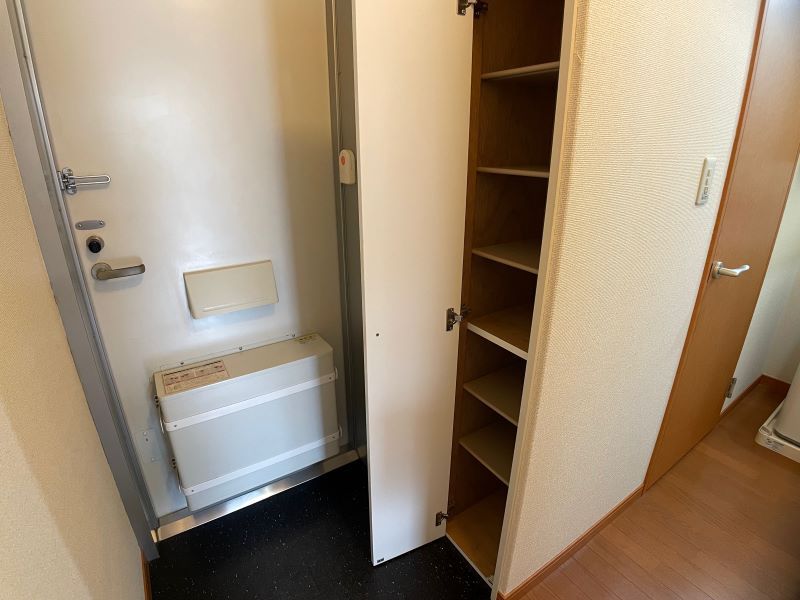 レオパレス柚の木 玄関