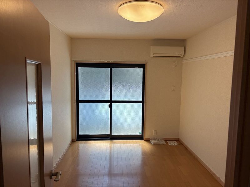 レオパレスラグレージュ 居間