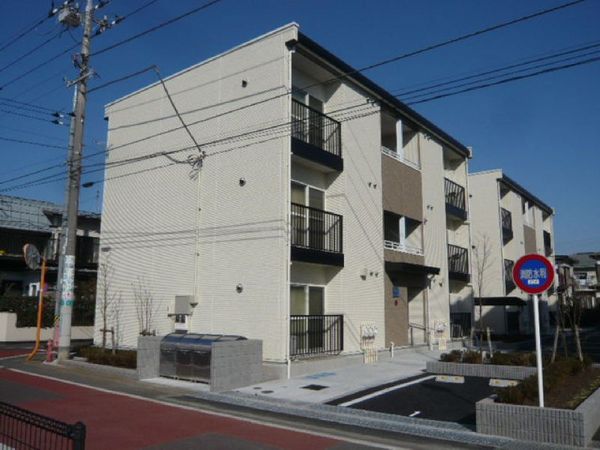 LEONEXT Olive A exterior