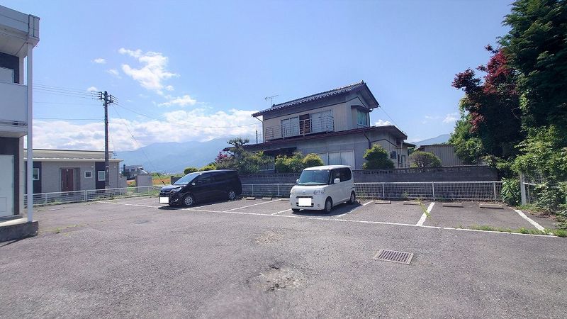 レオパレスＬｉｂｅｒｔｅ 駐車場