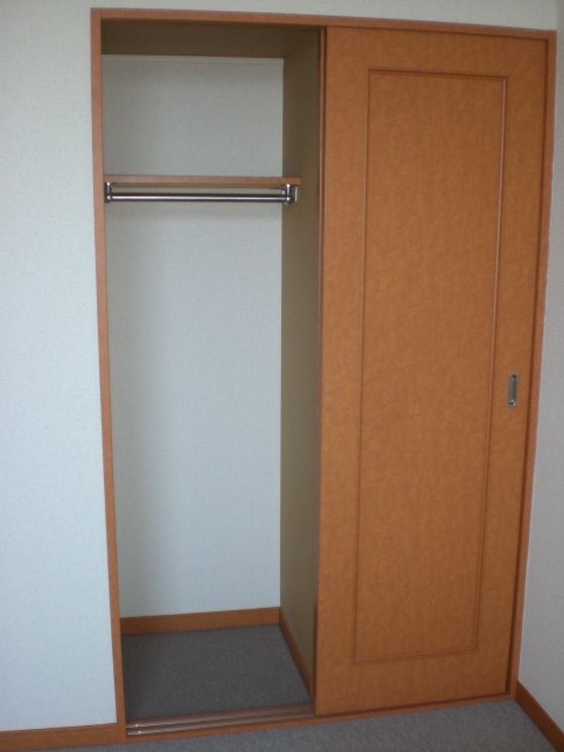 レオパレス中原 収納