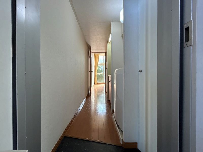 レオパレスミヤマエ 玄関