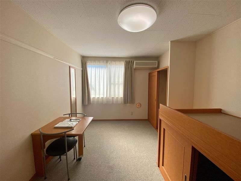 レオパレス小竹向原Ａ 居間