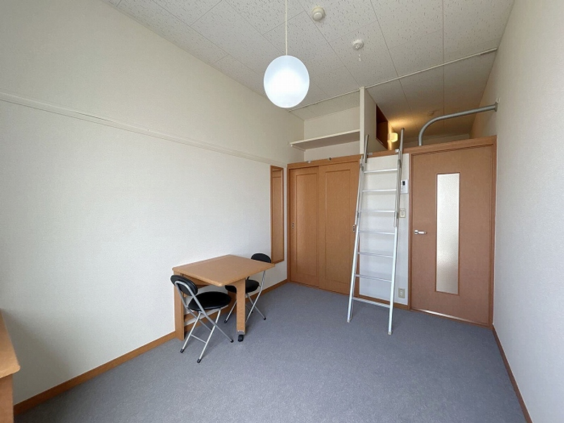 レオパレスプレステージ 居間