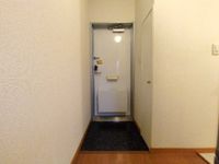 レオパレス北平野 玄関