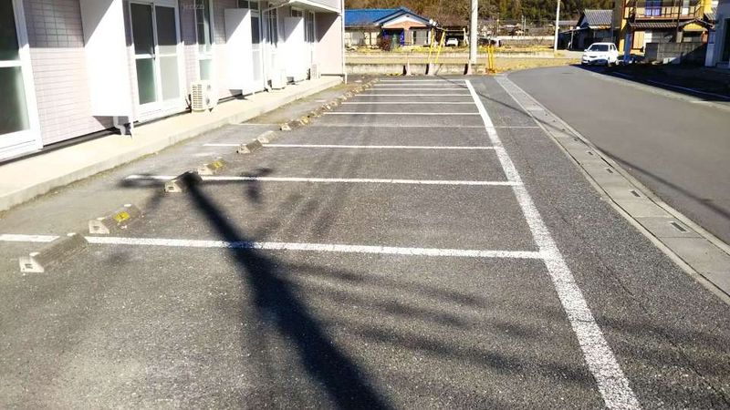 leopalace Emu Field II Parking lot