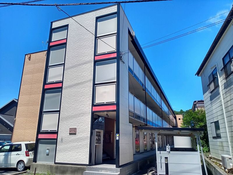 レオパレス千秋 外観