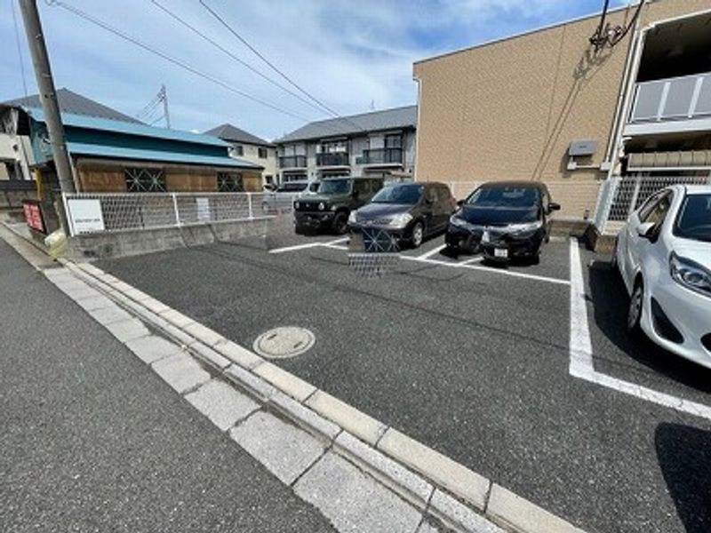 レオパレスさくら 駐車場