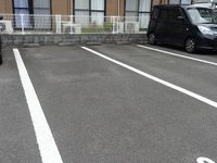 レオパレスアルカディア 駐車場