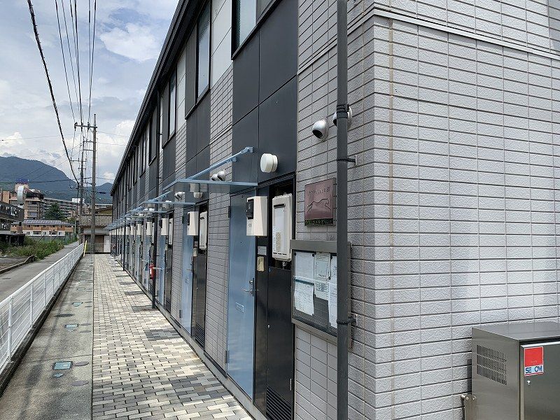 レオパレスカメリア エントランス