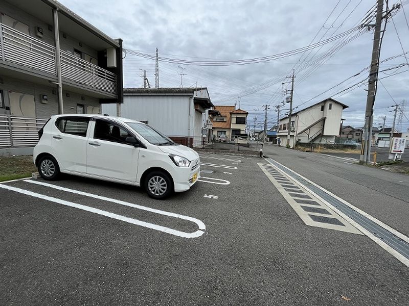 クレイノサンライト 駐車場