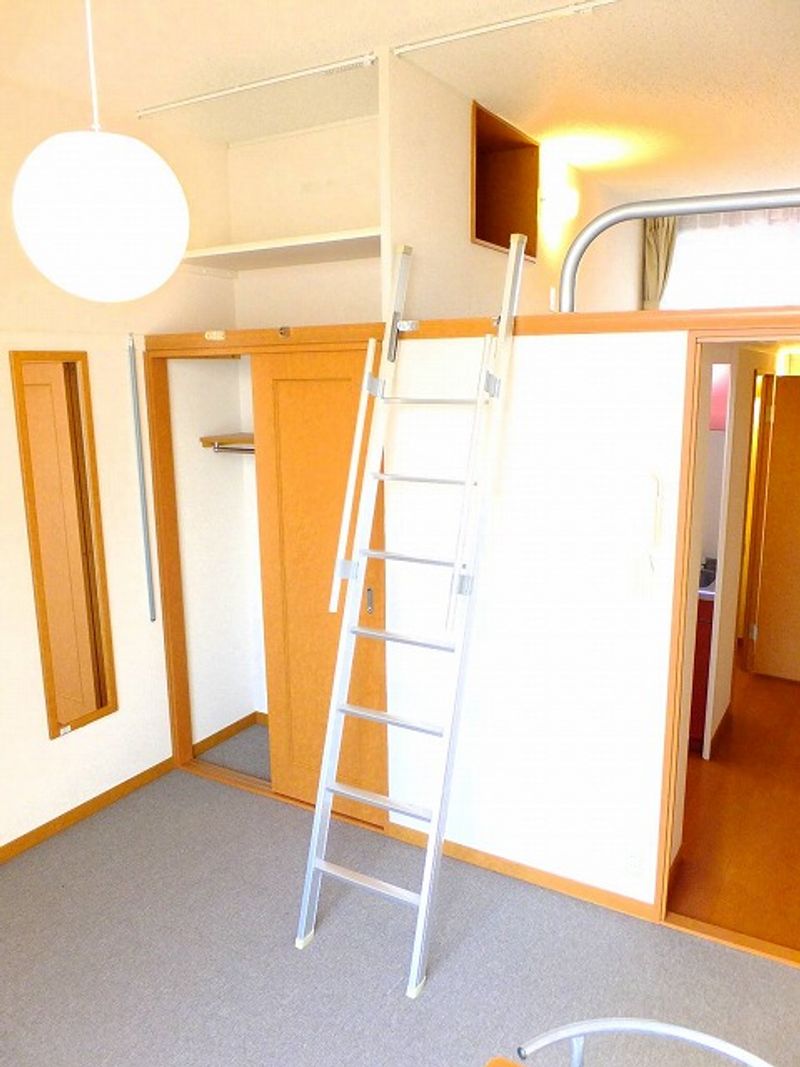 レオパレスネオ 居間