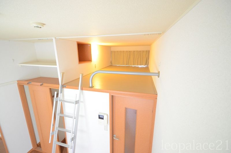 レオパレス新屋敷 収納