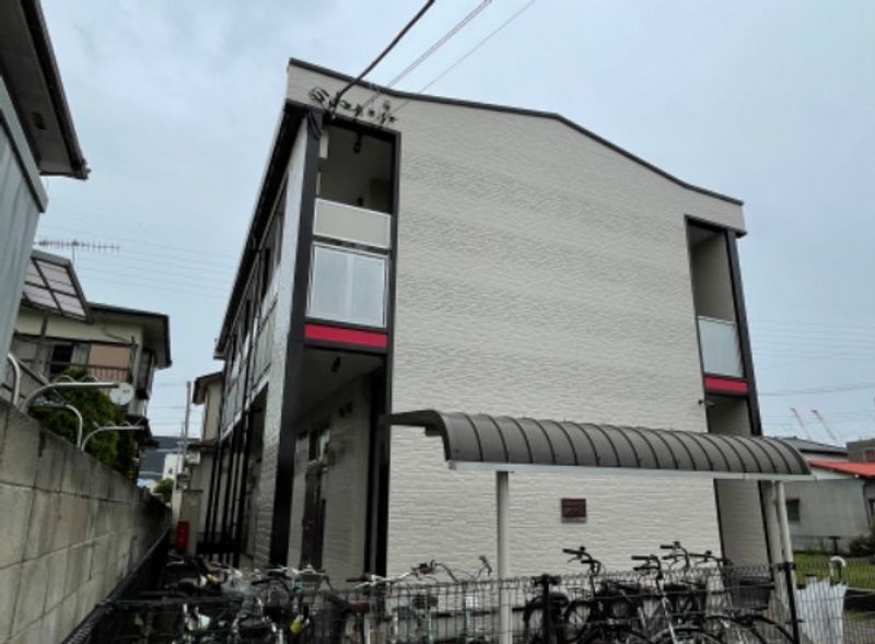 レオパレスわかば 外観