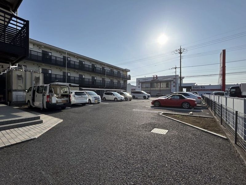 レオネクストルナルミエール越谷 駐車場