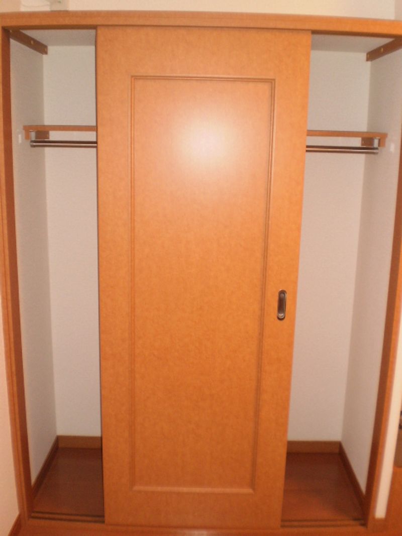 レオパレスひまわり 収納