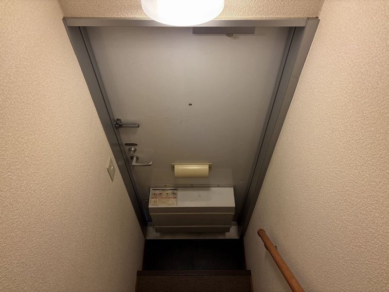 レオパレスボヌール 玄関