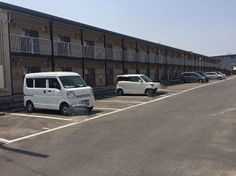 レオパレス美リーフ　Ⅰ 駐車場