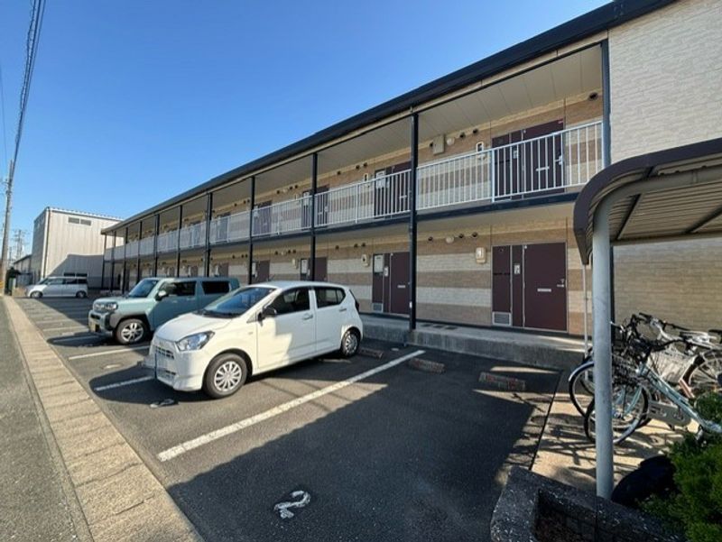 レオパレス大堀 駐車場