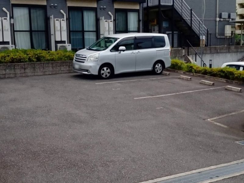 leopalace Hoshigaoka B 停车场